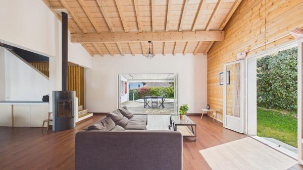 LARRESSORE , MAISON 157 M² - 4 CHAMBRES - SOUS-SOL COMPLET - PISCINE Larressore