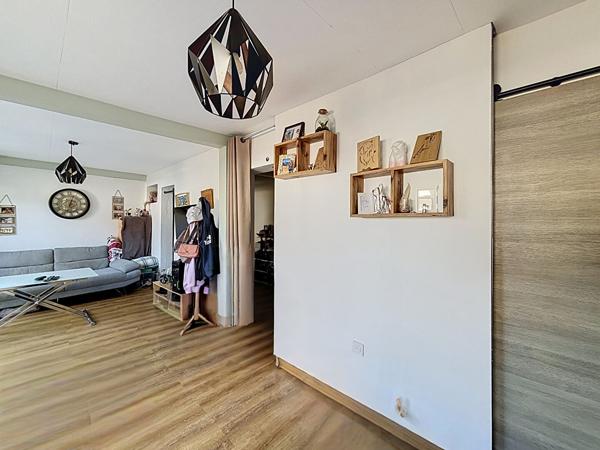 Maison de ville 2 pièces de 39 m² avec terrasse et clim à Aix-les-Bains rénovée