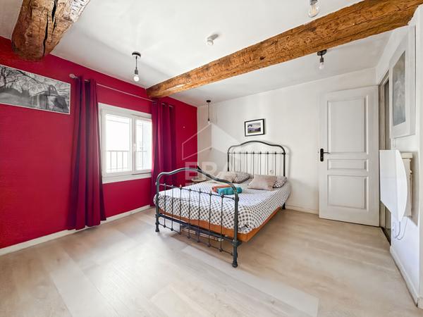 À vendre appartement T4 de 97 m² Marseille 1er secteur Saint-Charles.