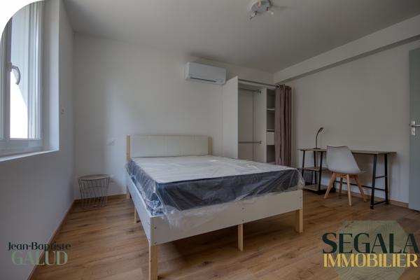 CHAMBRE MEUBLÉE AVEC SALLE D'EAU PRIVATIVE – 480 € CC – À 5 MIN DE LA FAC