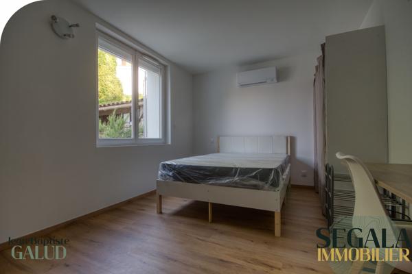 CHAMBRE MEUBLÉE AVEC SALLE D'EAU PRIVATIVE – 480 € CC – À 5 MIN DE LA FAC
