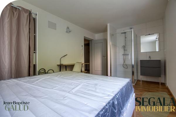 CHAMBRE MEUBLÉE AVEC SALLE D'EAU PRIVATIVE – 480 € CC – À 5 MIN DE LA FAC