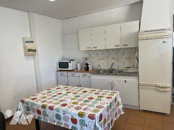 Centre ville de Tonneins- En rez-de chaussée d'une résidence , locaux à usage de bureaux.