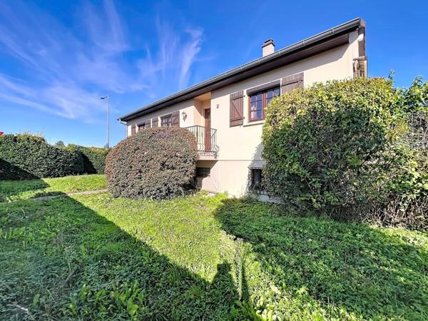 Maison familiale de plain-pied, terrasse et jardin