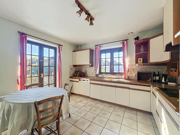 Maison familiale de plain-pied, terrasse et jardin