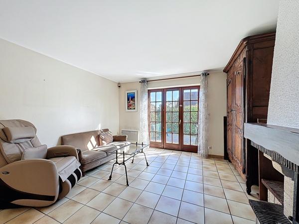 Maison familiale de plain-pied, terrasse et jardin