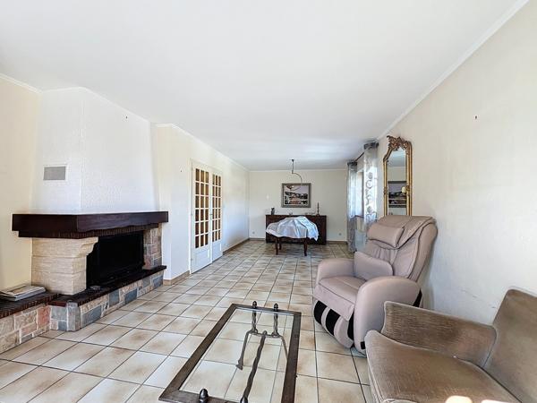 Maison familiale de plain-pied, terrasse et jardin