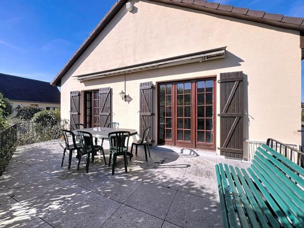 Maison familiale de plain-pied, terrasse et jardin