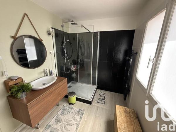 Maison à vendre 6 pièces 196 m² Saint-Xandre