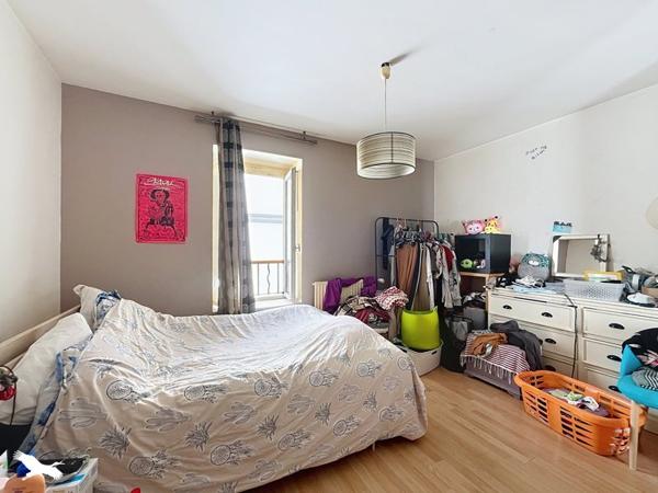 Maison à vendre 420 000 € Saint-Genis-Laval 4 p 106 m² DPE D