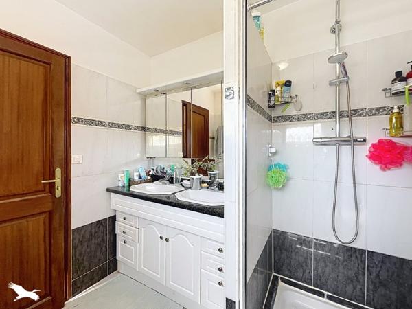 Maison à vendre 420 000 € Saint-Genis-Laval 4 p 106 m² DPE D