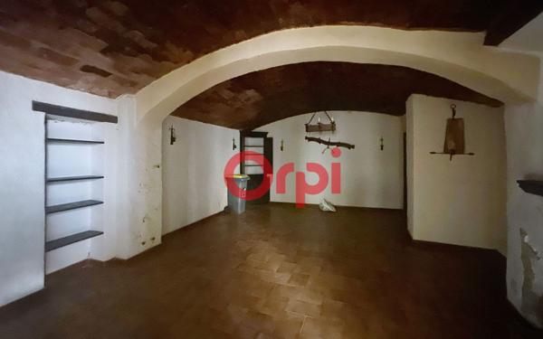 Maison à vendre    7 pièces •  Estagel