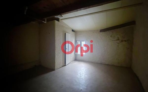 Maison à vendre    7 pièces •  Estagel