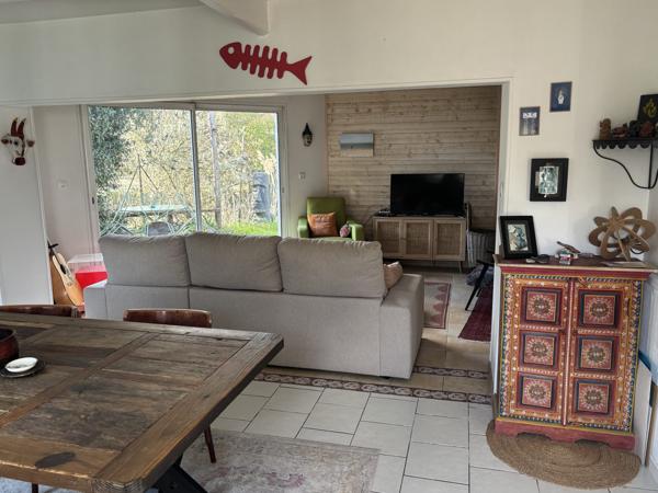 Charmante maison de plain-pied proche de la mer .