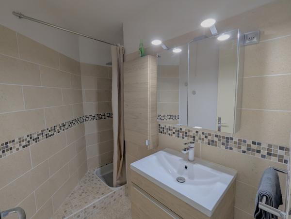APPARTEMENT 3 PIECES AVEC VUE DEGAGEE SUR LES SALINS DU MIDI Le Grau-du-Roi (30240)