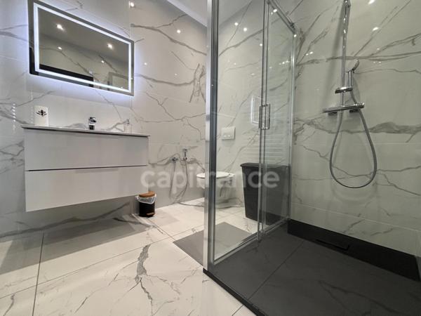 Appartement à vendre 3 pièces ANTIBES (06), aucune charge de copropriété, terrasse, place de parking privative !!