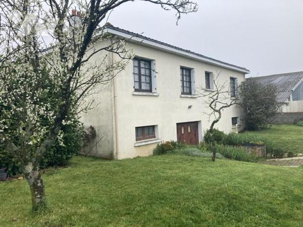 Maison sur sous-sol sur terrain de 800 m²