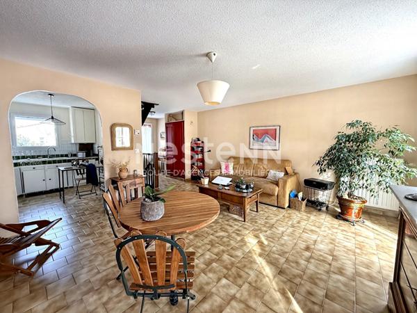 Maison Simiane Collongue 4 pieces 112.49 m2, studio independant, jardin, terrasse, 3 chambres