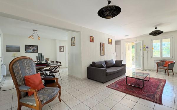 Maison à vendre    6 pièces •  Villeneuve-lès-Avignon