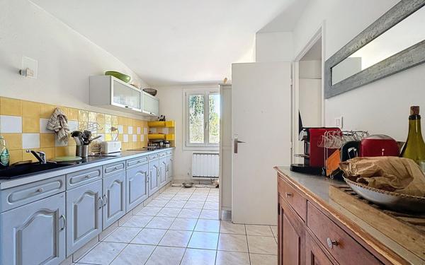 Maison à vendre    6 pièces •  Villeneuve-lès-Avignon