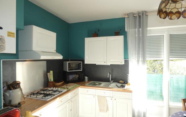ROYAN CENTRE – PROCHE PLAGE ET COMMERCES – APPARTEMENT DE 1er ETAGE AVEC DEUX CHAMBRES