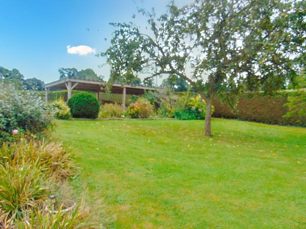 Maison en pierre, 140 m², 5 chs, terrain 4496m², Condé en Normandie