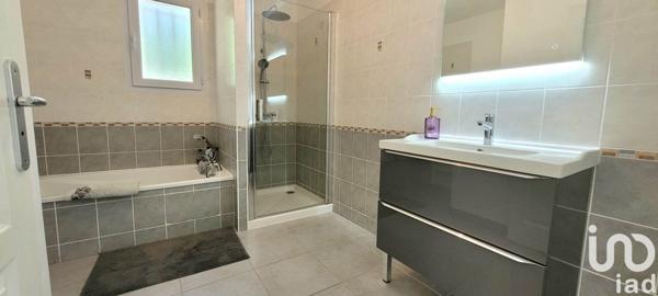 Maison traditionnelle 4 pièces de 93 m² à Smarves (86240)