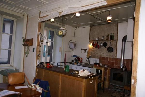 Maison d'habitation . Possibilité d'appartements séparés dans un immeuble