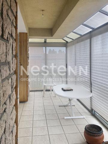 Proche centre MONTFAUCON Maison traditionnelle de 110 m2 environ avec terrain plat et garages