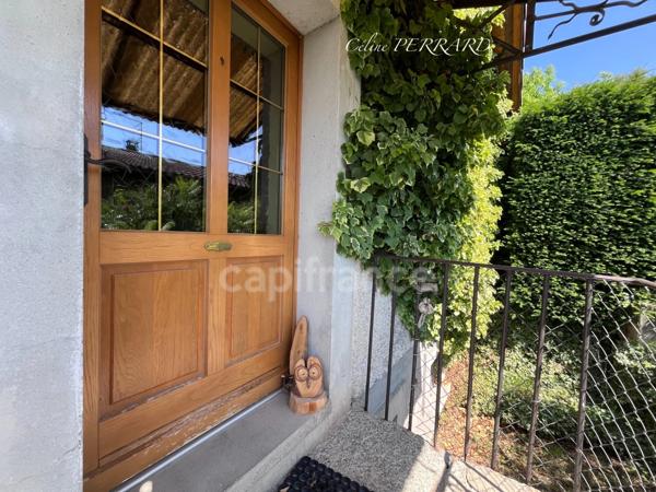 SAINT CERGUES (74), Un bien rare aux multiples possibilités ! 7 pièces avec un appartement indépendant + une bâtisse indépendante. surface : 194,26m² + 140m², Piscinable