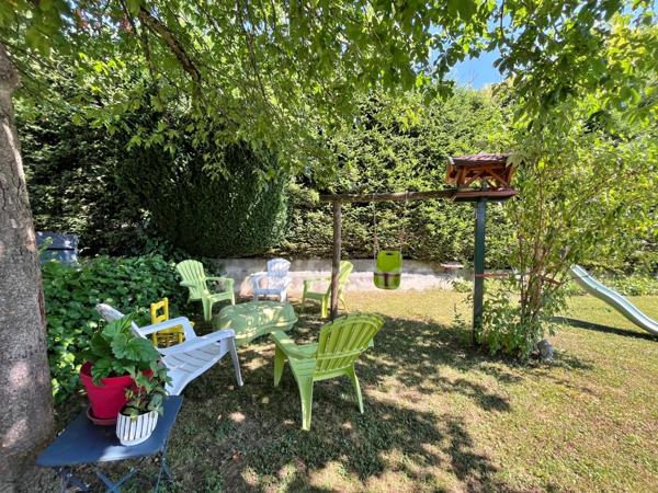 SAINT CERGUES (74), Un bien rare aux multiples possibilités ! 7 pièces avec un appartement indépendant + une bâtisse indépendante. surface : 194,26m² + 140m², Piscinable