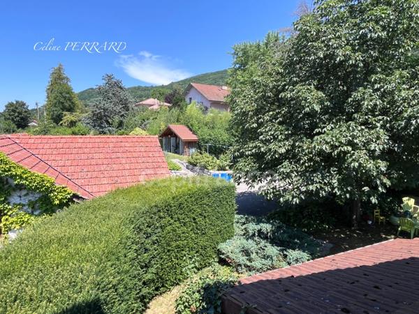 SAINT CERGUES (74), Un bien rare aux multiples possibilités ! 7 pièces avec un appartement indépendant + une bâtisse indépendante. surface : 194,26m² + 140m², Piscinable