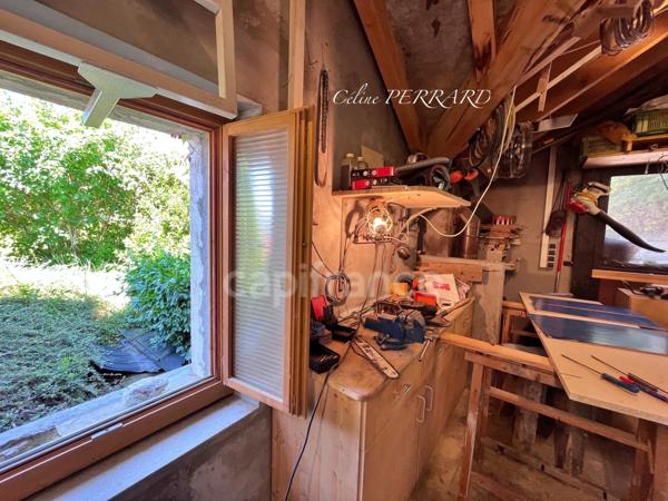 SAINT CERGUES (74), Un bien rare aux multiples possibilités ! 7 pièces avec un appartement indépendant + une bâtisse indépendante. surface : 194,26m² + 140m², Piscinable