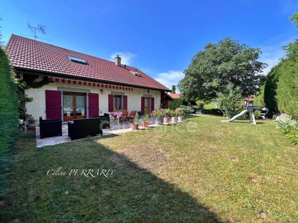 SAINT CERGUES (74), Un bien rare aux multiples possibilités ! 7 pièces avec un appartement indépendant + une bâtisse indépendante. surface : 194,26m² + 140m², Piscinable
