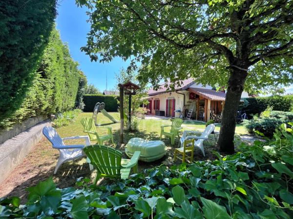 SAINT CERGUES (74), Un bien rare aux multiples possibilités ! 7 pièces avec un appartement indépendant + une bâtisse indépendante. surface : 194,26m² + 140m², Piscinable