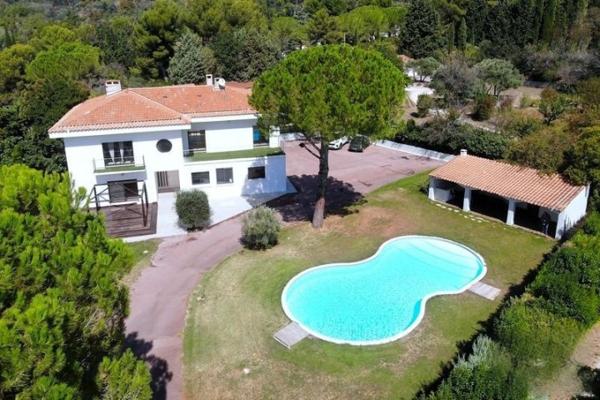 Bien d'exception à Aix-en-Provence : Oasis de Tranquillité à 5 minutes du Centre Ville