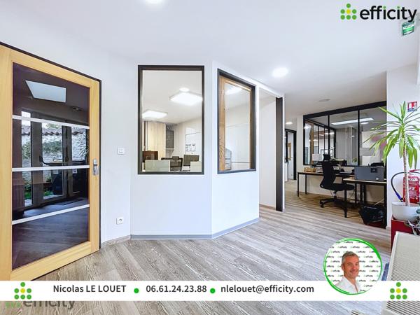 Bureau 18 pièces - 276 m²