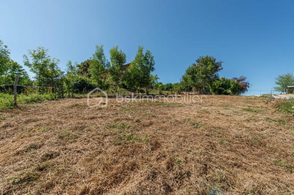 Terrain de 654 m²