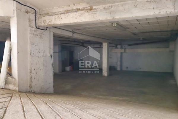 Local commercial 103 m² + 5 places de parkings à louer Timone  Marseille 10e Toute activité