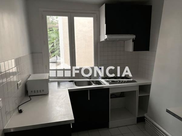 Location Appartement 3 pièces 77.9 m² - 91 RUE DU FAUBOURG SAINT MARTIN Paris 75010