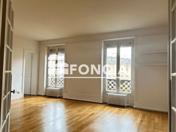 Location Appartement 3 pièces 90.5 m² - 33 AVENUE DES GOBELINS Paris 75013