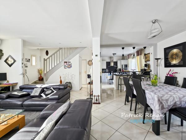 Maison à vendre 7 pièces P7 FONTENAY LE FLEURY (78)