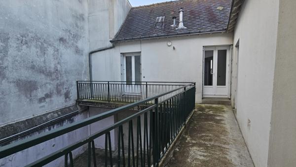 Maison avec fort potentiel 10 pièces MONTVAL-SUR-LOIR (72)