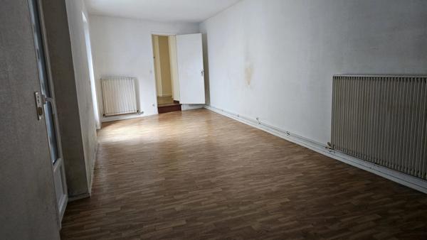 Maison avec fort potentiel 10 pièces MONTVAL-SUR-LOIR (72)