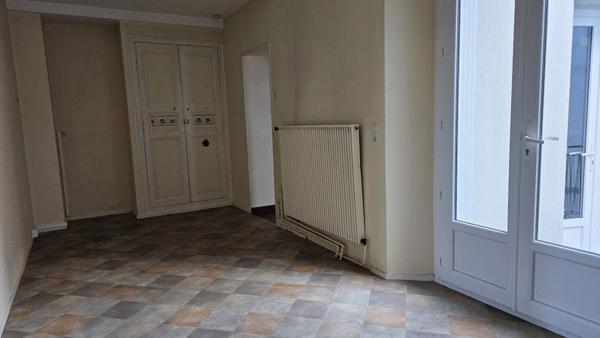 Maison avec fort potentiel 10 pièces MONTVAL-SUR-LOIR (72)