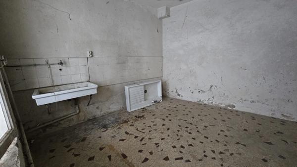 Maison avec fort potentiel 10 pièces MONTVAL-SUR-LOIR (72)