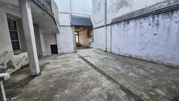 Maison avec fort potentiel 10 pièces MONTVAL-SUR-LOIR (72)