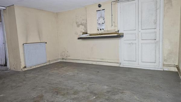 Maison avec fort potentiel 10 pièces MONTVAL-SUR-LOIR (72)