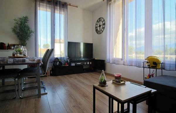 À louer : Appartement de 2 pièces à Elne, idéal pour les amateurs de soleil et de croissants !
