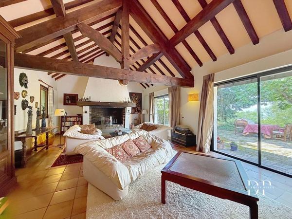 Maison à vendre 5 pièces de 259 m2 CRANVES SALES (74)